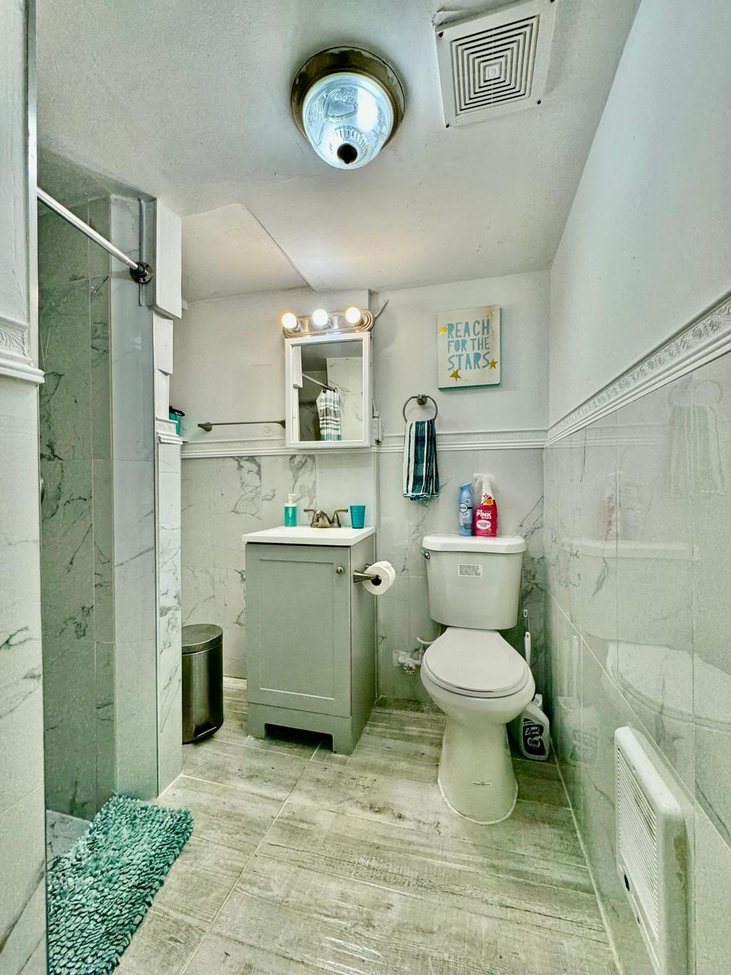 Tiny Private Room On The 1St Floor With Shared Bathroom Near Seatac Airport And Downtown Seattle Exterior foto