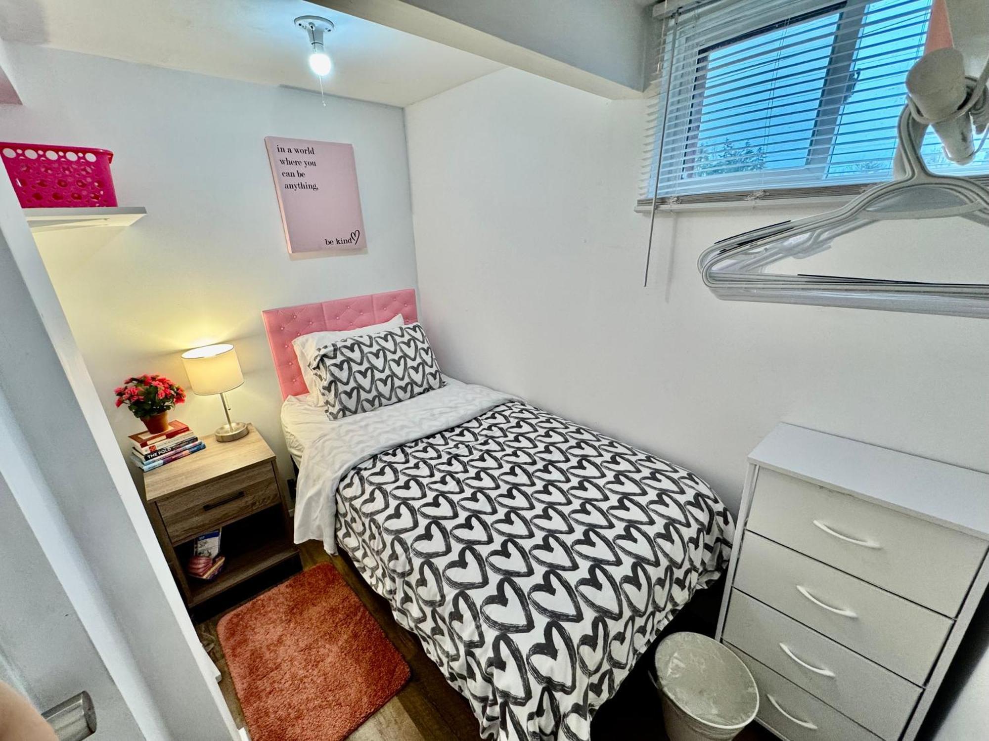 Tiny Private Room On The 1St Floor With Shared Bathroom Near Seatac Airport And Downtown Seattle Exterior foto
